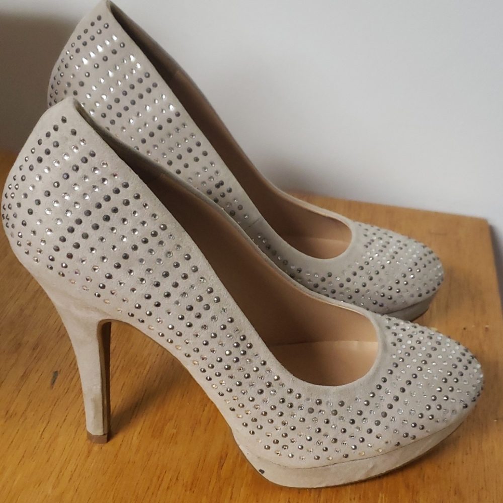 Taupe pumps